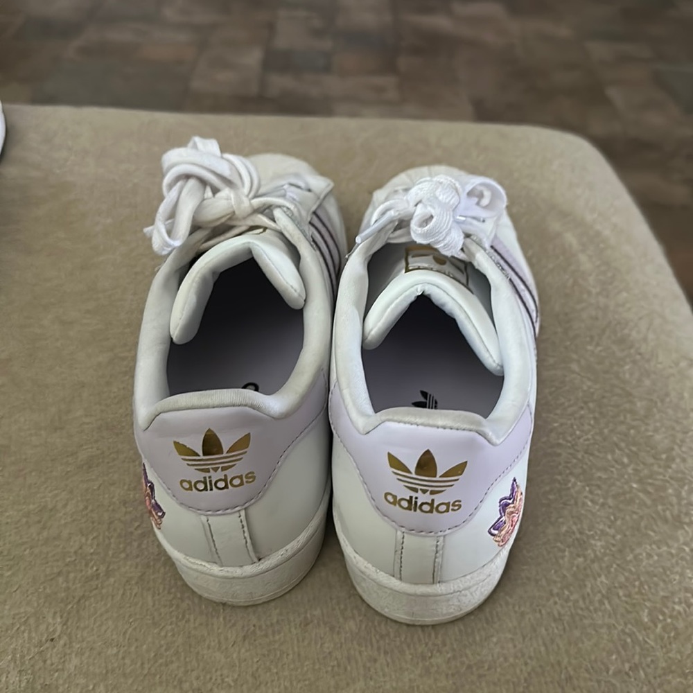 Women’s Adidas Superstar
